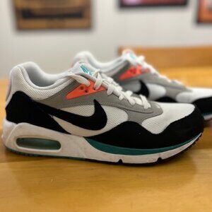 Nike Air Women's Lifestyle Sneakers Size 9